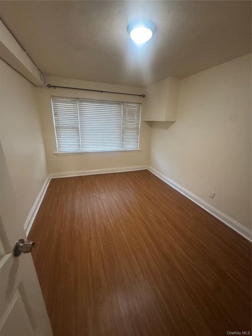 3935 Monticello Ave, Bronx, NY, 10466-2421 | Card Image