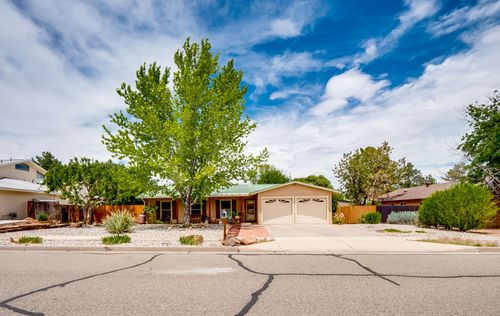 412 Grand Canyon Dr, White Rock, NM, 87547-3647 | Card Image