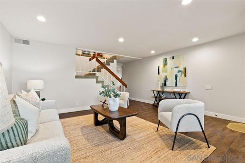 9810 Guisante Ter, San Diego, CA, 92124-1622 | Card Image
