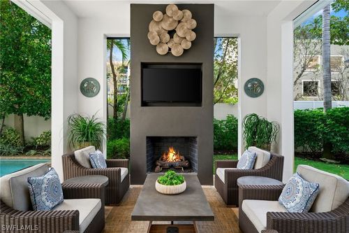9172 Mercato Ln, NAPLES, FL, 34108-2970 | Card Image