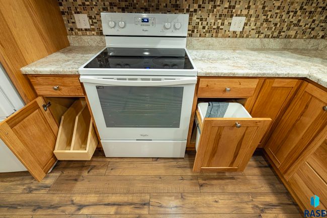 284 7th St, Townhouse with 2 bedrooms, 2 bathrooms and null parking in Westbrook MN | Image 12