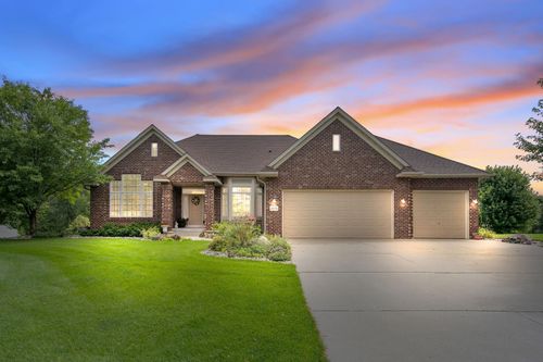 3876 Ironwood Trl N, Lake Elmo, MN, 55042-8427 | Card Image