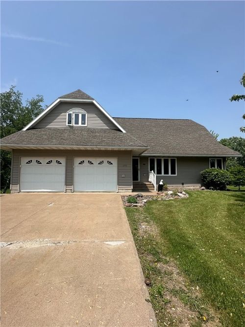 302 W Elm St, Thorp, WI, 54771-9637 | Card Image