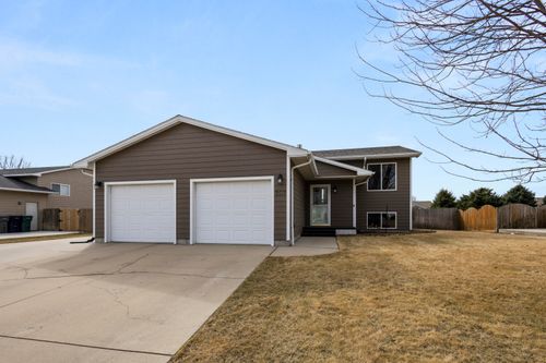 307 Washington Rd, Volga, SD, 57071-9022 | Card Image