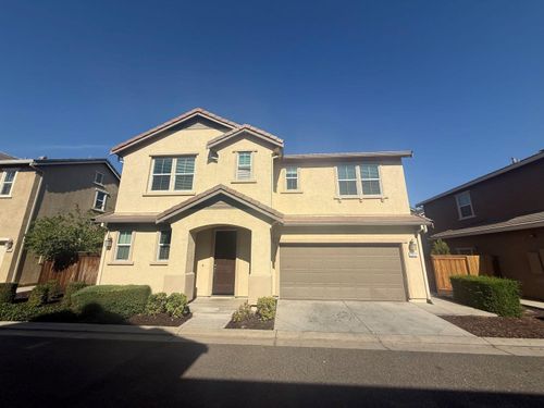 2217 Novi Dr, Riverbank, CA, 95367-9592 | Card Image