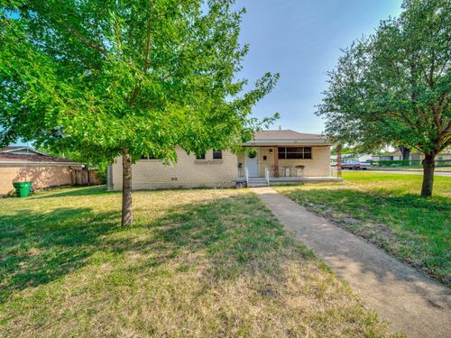 4700 Nadine Dr, Haltom City, TX, 76117-2244 | Card Image