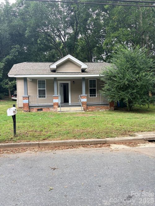 729 Austin St, Albemarle, NC, 28001-3703 | Card Image