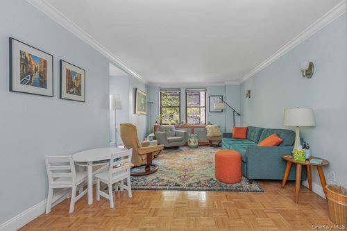 23 West 73rd Street #101 Room 4, New York, NY, 10023 | Card Image