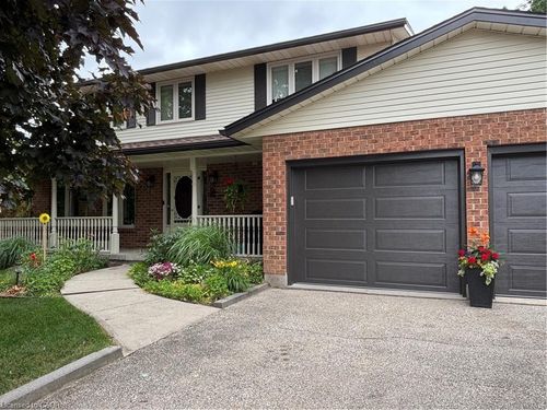 216 Alderview Dr, New Dundee, ON, N0B2E0 | Card Image