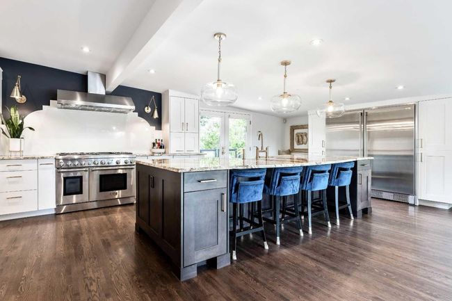 2328 Uxbridge Drive Nw, House other with 3 bedrooms, 3 bathrooms and 5 parking in Calgary AB | Image 10