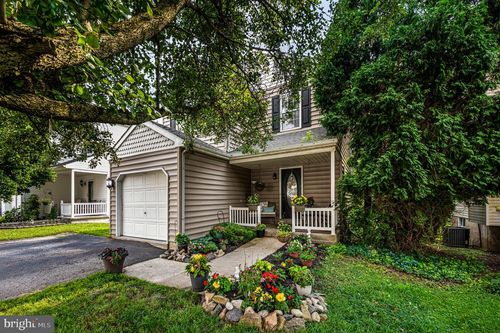 930 Trellis Ln, WEST CHESTER, PA, 19382-7532 | Card Image