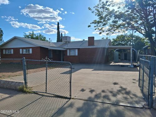 9513 Fairfax Street, El Paso, TX, 79924 | Card Image