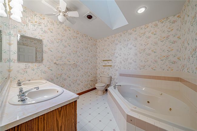 202 Apple Blossom Ct, Condo with 2 bedrooms, 3 bathrooms and 2 parking in Delmont PA | Image 21