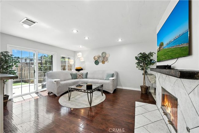 Living Room | Image 4