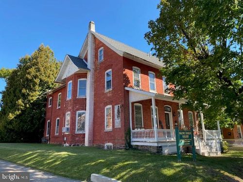 c-319 W Walnut St, PERKASIE, PA, 18944-1825 | Card Image