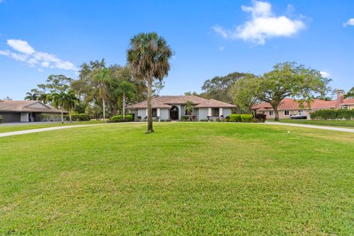 9425 Dundee Dr, Lake Worth, FL, 33467-6127 | Card Image