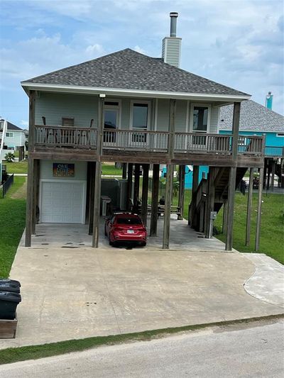 982 Driftwood Drive, House other with 3 bedrooms, 2 bathrooms and null parking in Crystal Beach TX | Image 1