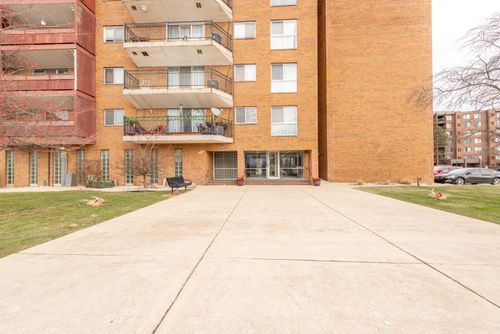 749-300 Park Ave, Calumet City, IL, 60409-5048 | Card Image