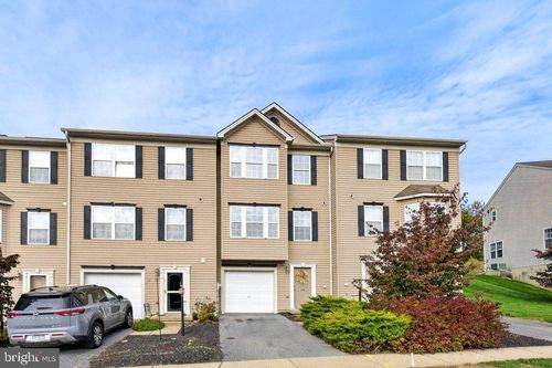 140 Knollwood Rd, MILLERSVILLE, PA, 17551-9563 | Card Image