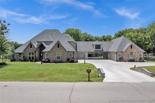 18808 Crooked Oak Dr, Owasso, OK, 74055-5044 | Card Image