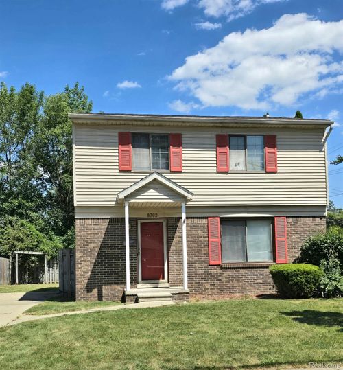 8702 Hazelton St, Dearborn Heights, MI, 48127-1581 | Card Image