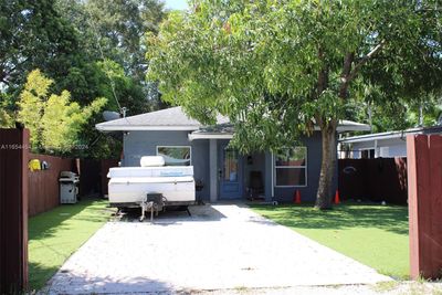 1534 Ne 33rd St, House other with 3 bedrooms, 2 bathrooms and null parking in Oakland Park FL | Image 1