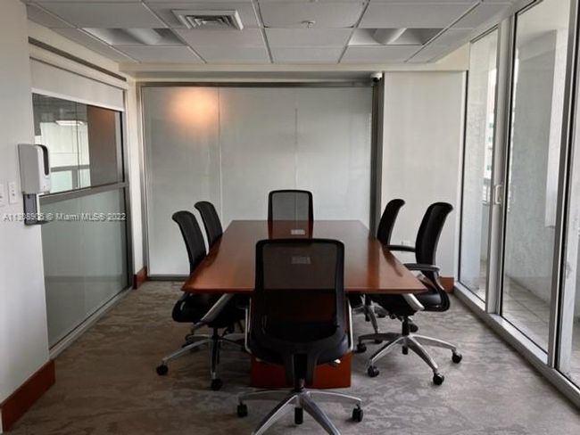 APT-3921 - 31 Se 5 Th St, Condo with 3 bedrooms, 3 bathrooms and null parking in Miami FL | Image 36