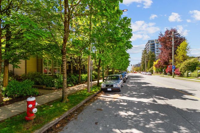 329 E 15 Th Street, Townhouse with 3 bedrooms, 2 bathrooms and 2 parking in North Vancouver BC | Image 30