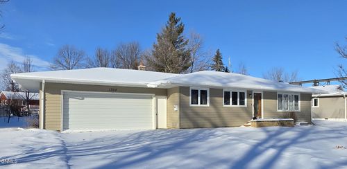 1305 Chautauqua Blvd, Valley City, ND, 58072-2332 | Card Image