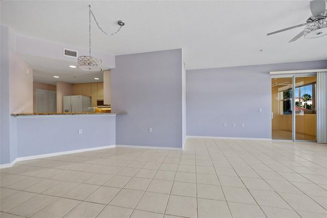 UNIT-2201 - 255 W End Dr, Condo with 2 bedrooms, 2 bathrooms and null parking in PUNTA GORDA FL | Image 5