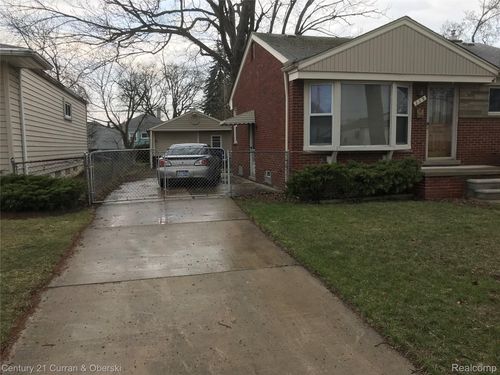 729 Cleophus Pkwy, Lincoln Park, MI, 48146-2656 | Card Image