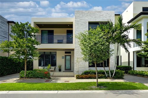 8162 Nw 48th Ter, Doral, FL, 33166-5688 | Card Image