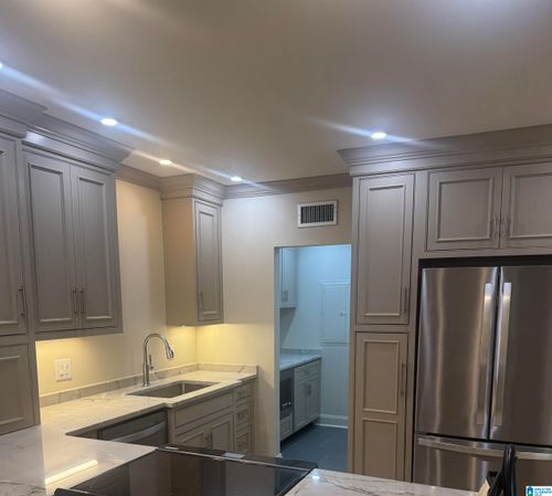 706-1200 Beacon Pkwy E, BIRMINGHAM, AL, 35209-1042 | Card Image