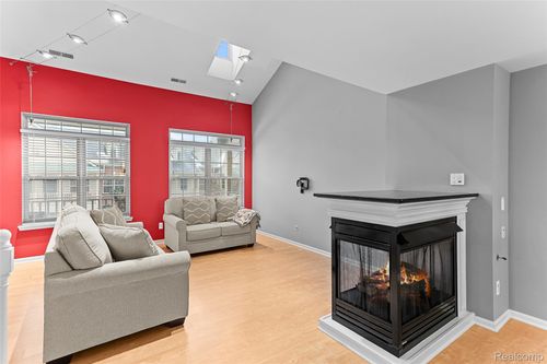 156 Sandy Ln, Walled Lake, MI, 48390-3528 | Card Image