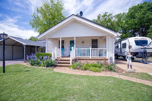 918 S 7th St, Kingfisher, OK, 73750-4117 | Card Image