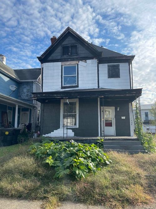 1324 Center St, Portsmouth, OH, 45662-3702 | Card Image