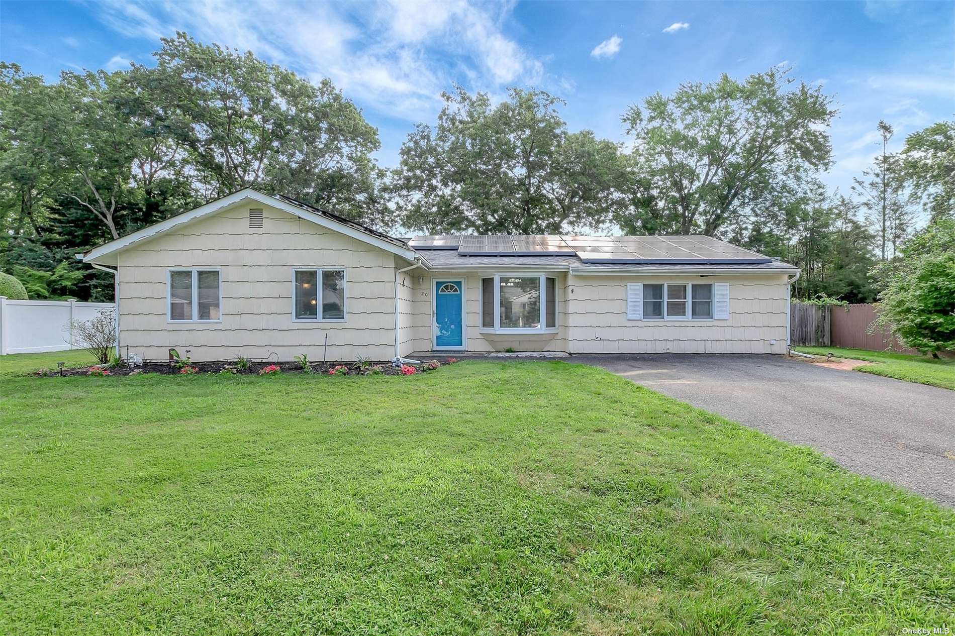 Elkin Dr, Middle Island, NY 11953