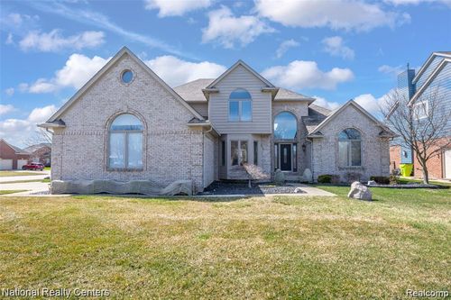 56175 Saint Andrews Dr, Macomb, MI, 48042-1150 | Card Image