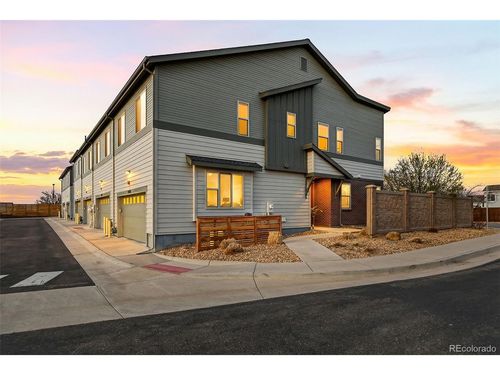 19585 E Sunset Cir, Aurora, CO, 80015-2887 | Card Image