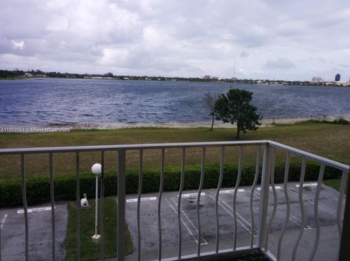 apt-3c-480 Executive Center Dr, West Palm Beach, FL, 33401-2996 | Card Image