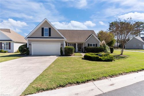 4975 Summerswell Ln, Southport, NC, 28461-7499 | Card Image