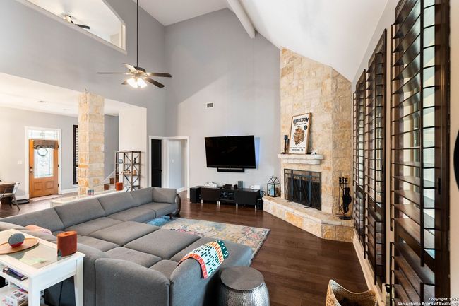 859 Indigo Run Dr, House other with 4 bedrooms, 3 bathrooms and null parking in Bulverde TX | Image 9