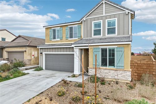 14270 Hercules St, Hesperia, CA, 92345-8017 | Card Image