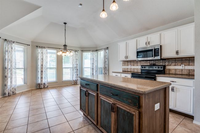 6431 Peak View Ct, House other with 3 bedrooms, 2 bathrooms and null parking in Midlothian TX | Image 13