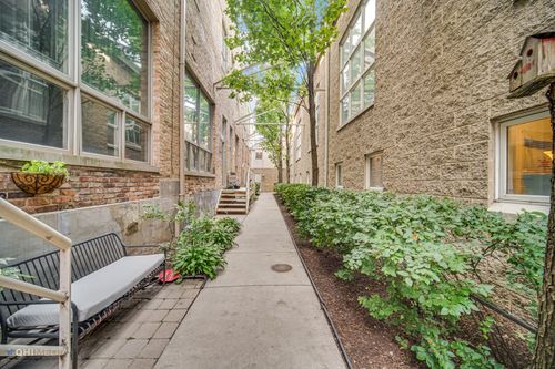d12-2828 N Talman Ave, Chicago, IL, 60618-7846 | Card Image