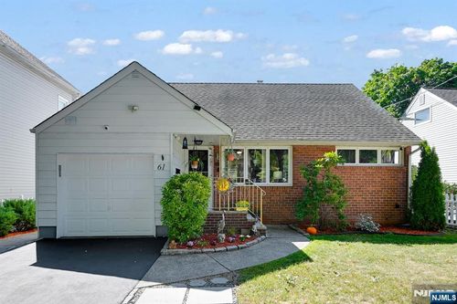 61 Hobart St, Ridgefield Park, NJ, 07660-1702 | Card Image
