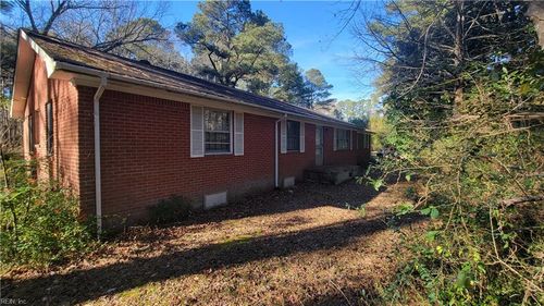 1465 Lotus Dr, Virginia Beach, VA, 23456-4031 | Card Image