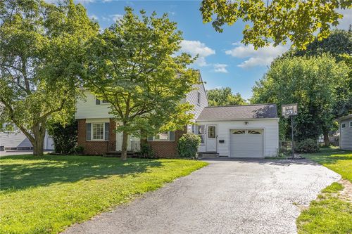 146 Cornwall Ln, Irondequoit, NY, 14617-2533 | Card Image