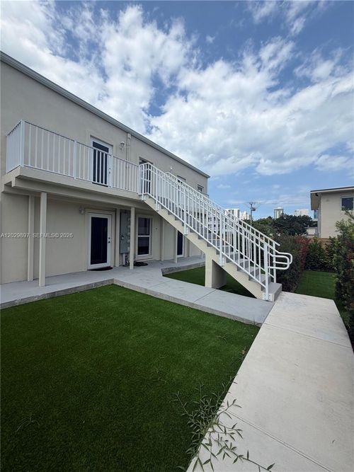 4-729 Sw 3rd St, MIAMI, FL, 33130-2313 | Card Image