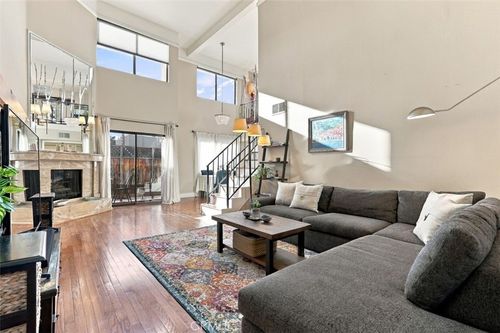 9-12930 Valleyheart, Studio City, CA, 91604 | Card Image